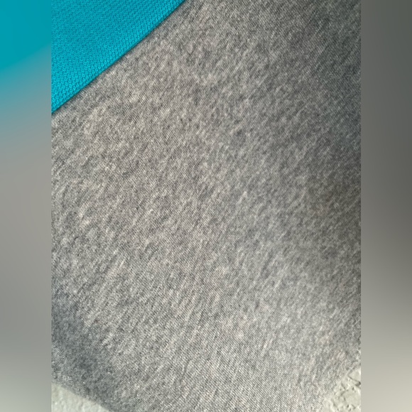 Adidas ZNE CREW NECK SHIRT Women Small EUC S gray & blue SS REC run gym yoga tee - Picture 3 of 10